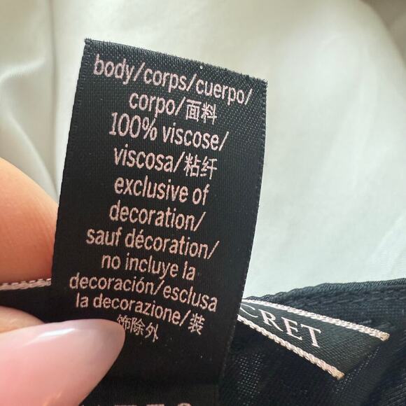 VICTORIA’S SECRET Wide Leg Floral Jacquard Deep V Cross Back Jumpsuit Black Sz S - Picture 12 of 12